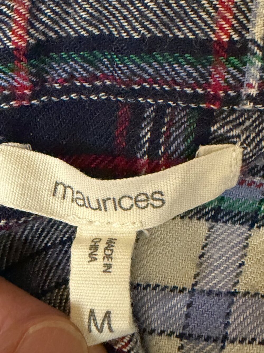 Maurices Flannel Shirt Top Blouse Plaid Blue White Green Red M - Picture 6 of 8